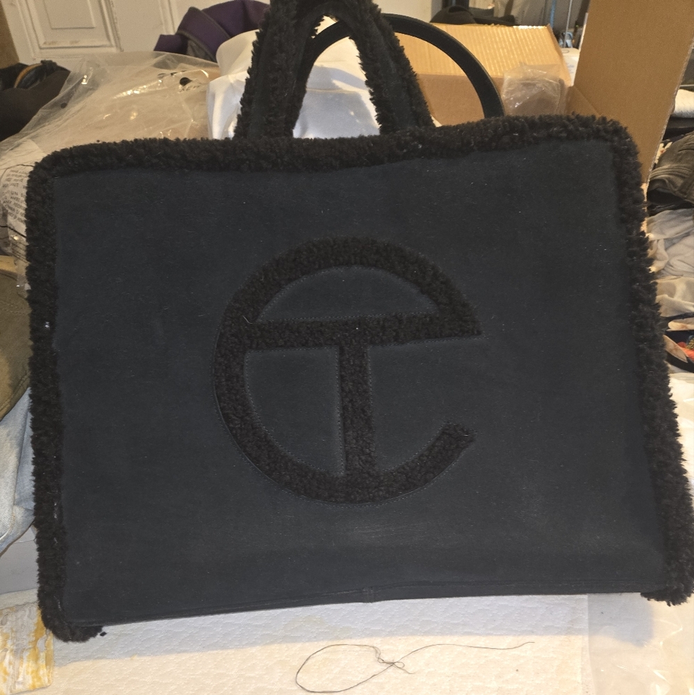 MENS  or  WOMENS AUTHENTIC  LARGE  TELFAR / UGG  BLACK SUEDE SHEALING TOTE  BAG